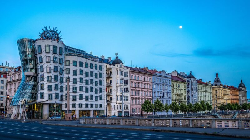 Dancing House: Prague's Modern Architectural Gem