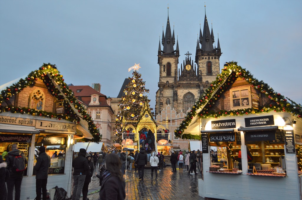 Weihnachtsmarkt auf dem Altstädter Ring in Prag