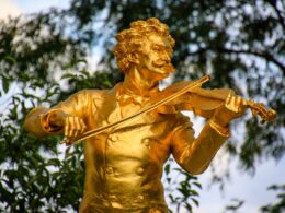 Estátua de violino Viena