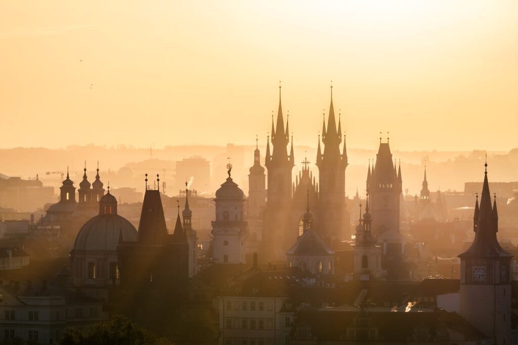 Udsigt til solopgang i Prag
