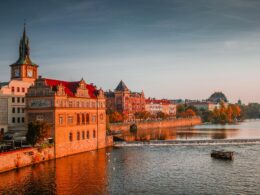 θέα στο ποτάμι στην Πράγα