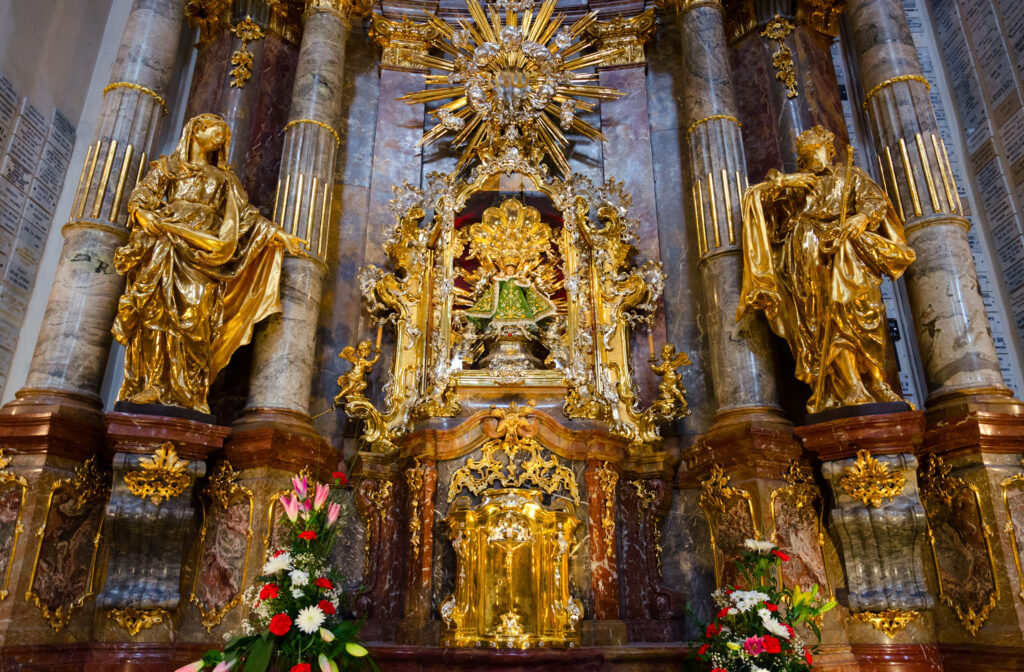 Jezulátko, kostel Panny Marie Vítězné