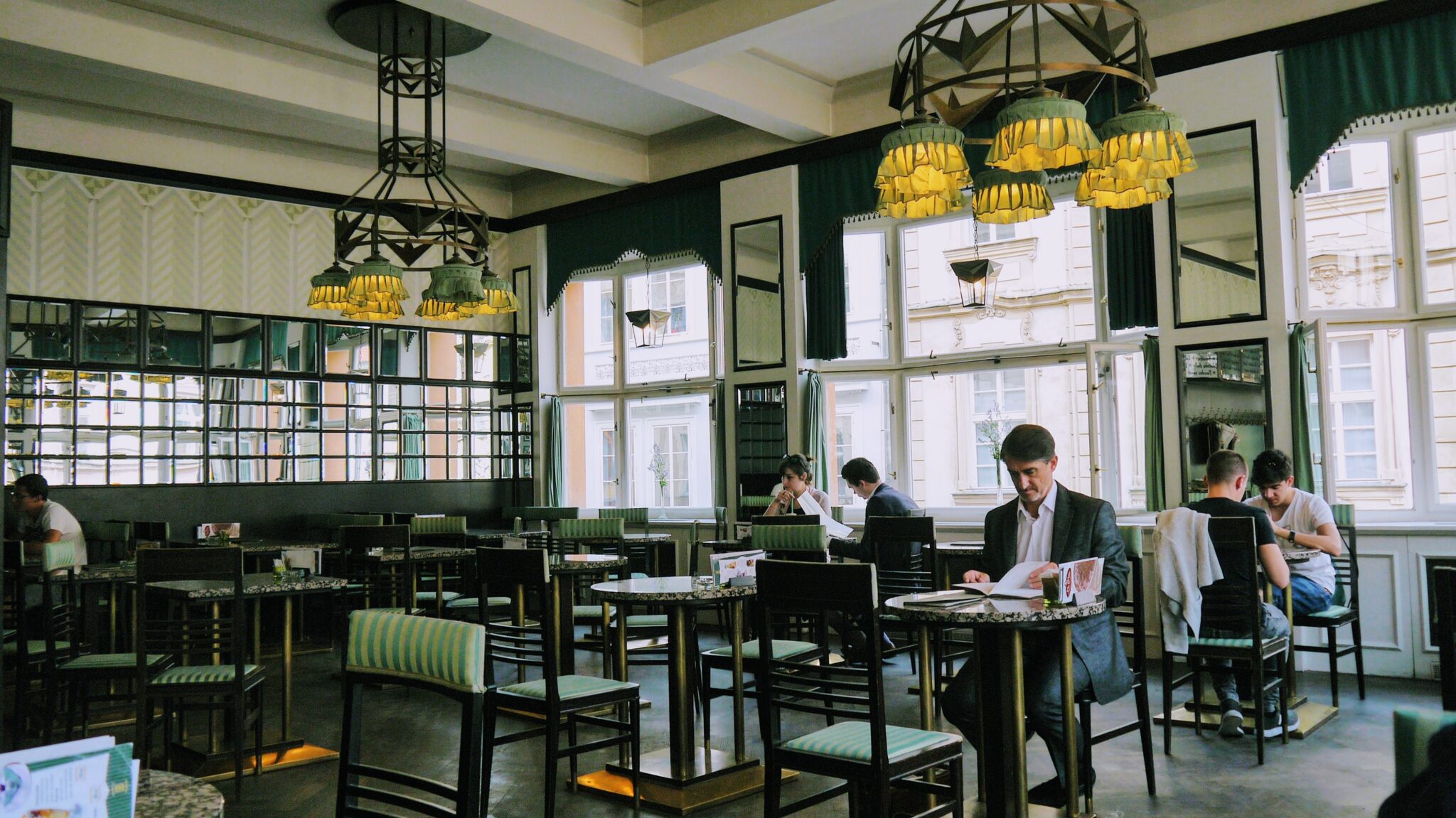 Best Czech Restaurants in Prague 🍽️