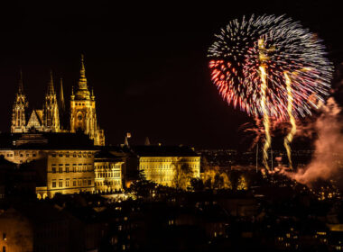 new-years-fireworks-in-prague