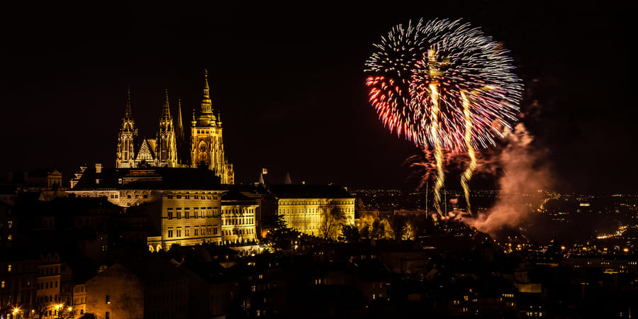 new-years-fireworks-in-prague